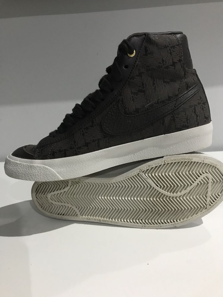 Buty Nike r. 36,5  Blazer Mid Vintage'77 - Brązowy