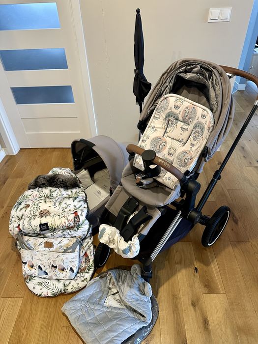 Zestaw Cybex Priam 2.0, parasolka, uchwyt na kubek, śpiworek zimowy