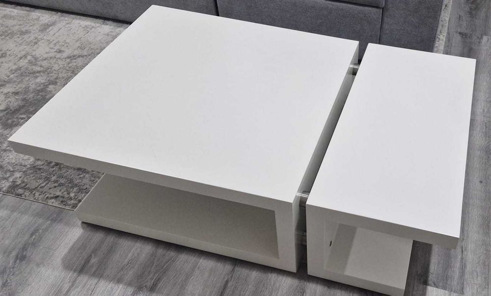 Mesa de centro branco em madeira