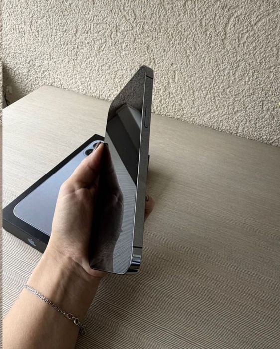 Продаю iPhone 13 Pro Max 256 gb