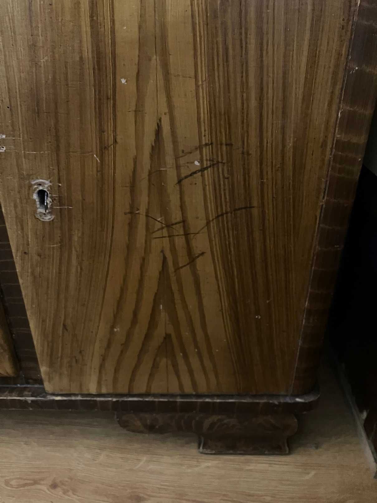 Zabytkowa szafka/toaletka retro ze składanym lustrem