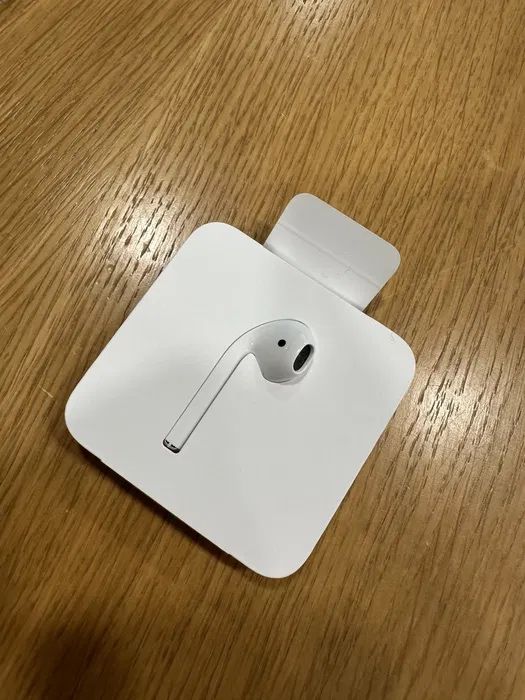 Nowa oryginalna, prawa słuchawka Apple AirPods 2 A2032