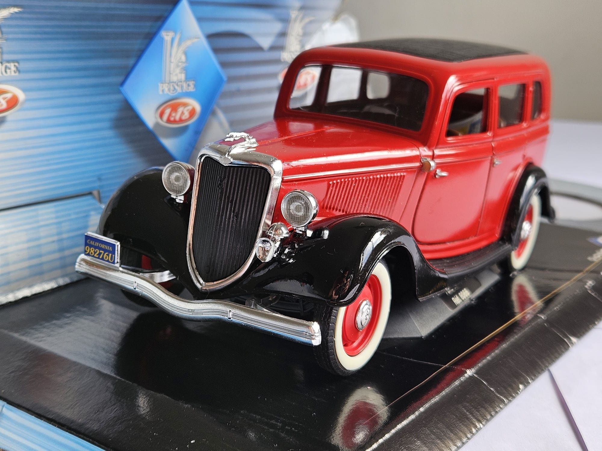 Ford Sedan 1934 Firefighters