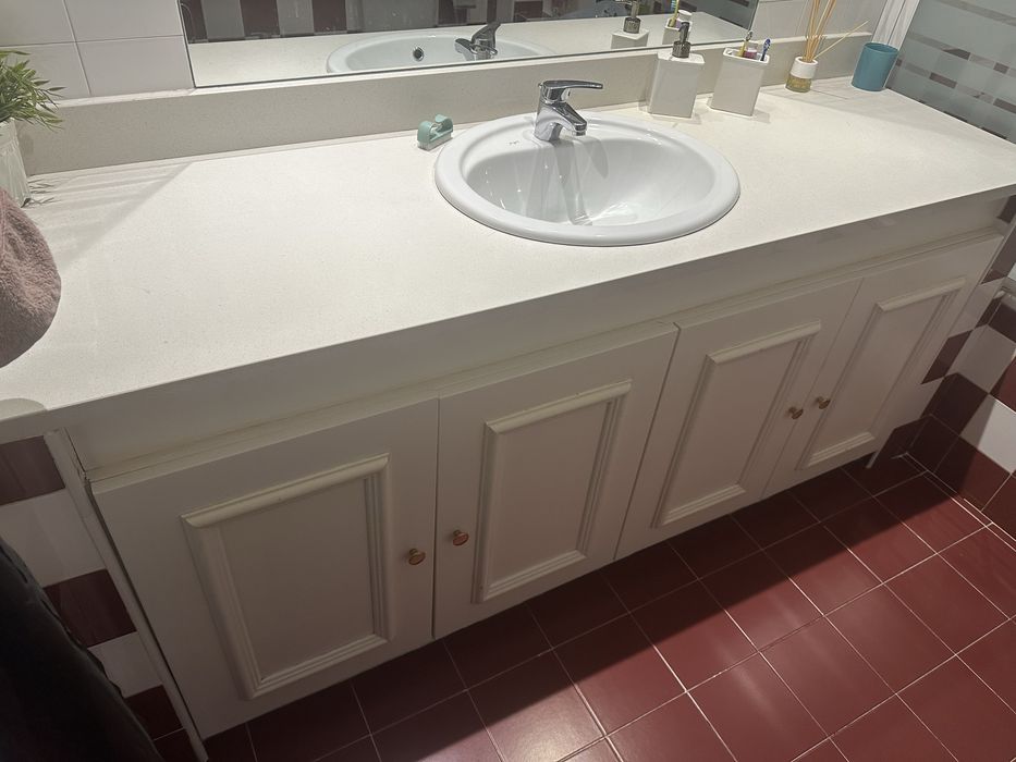 Armario casa de banho lavatorio e espelho