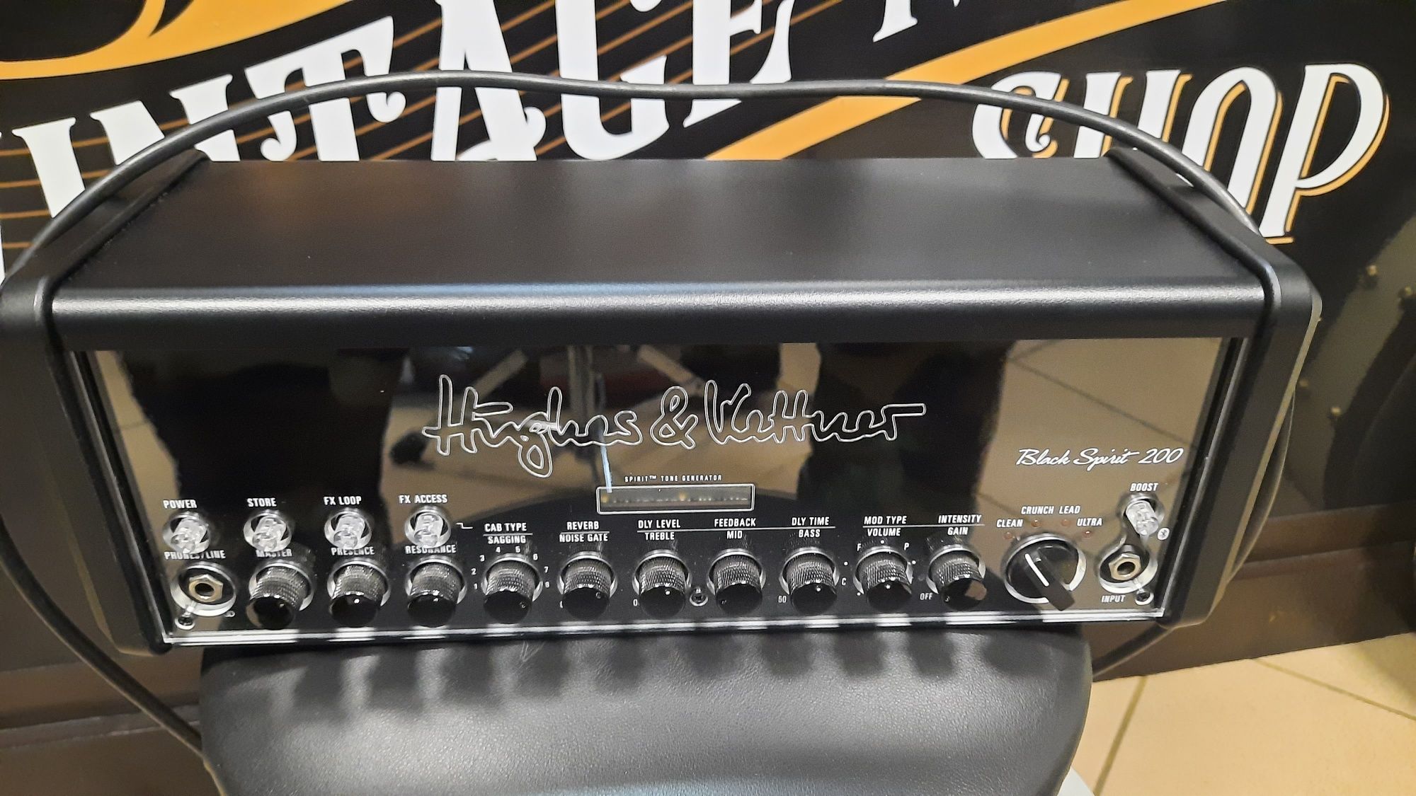 Wzmacniacz gitarowy Hughes & Kettner-Black Spirit 200