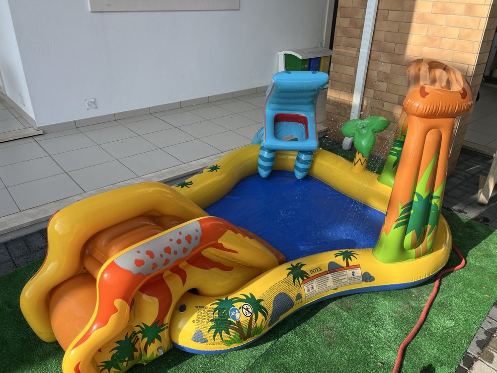 Parque infantil insuflável Intex