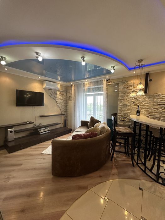 1-к на Ентузіастів