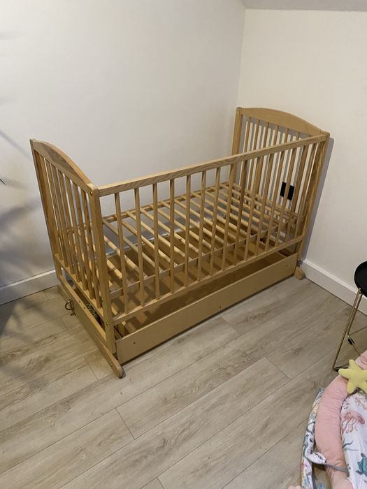 Łóżeczko dzięciece z kołyska