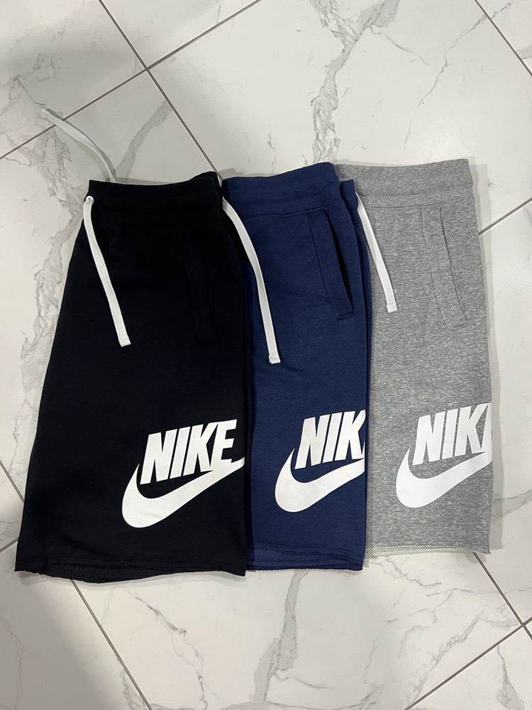 Оригінальні шорти Найк. NIKE CLUB ALUMNI