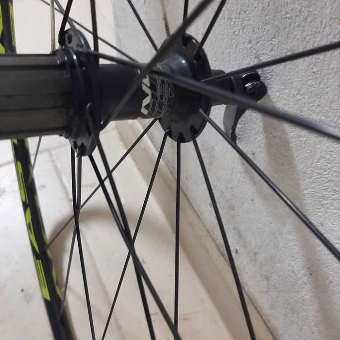 Koła 28 szosa EASTON szczeki