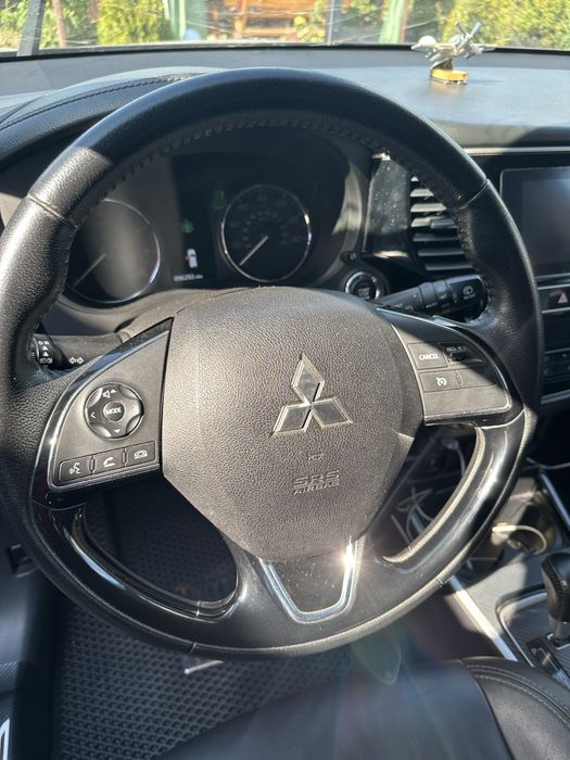 Mitsubishi Outlander sel 18-19 год