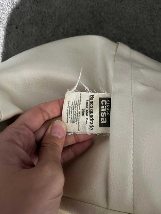 Jarra Ikea + Pufe Branco + Globo Dourado Homa