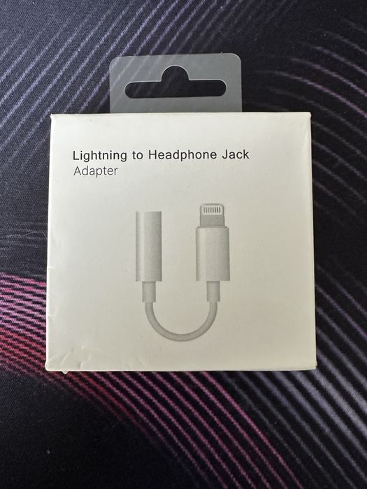 Продам Адаптер Apple Lightning - 3.5 mm White