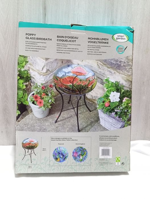 Szklane poidełko dla ptaków