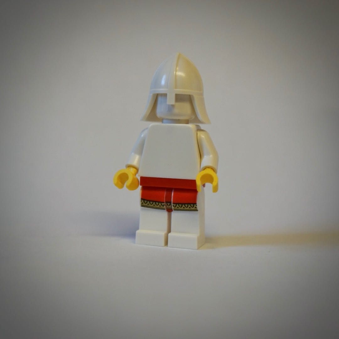 LEGO nogi białe rycerza herbu Lew Lions Castle Rycerz