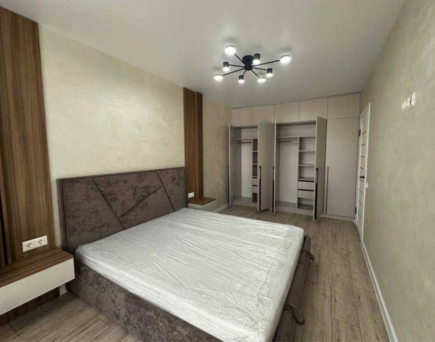 Стильна,укомплектов,гардеробна,в сучасному ЖК One,район торг.Велес.