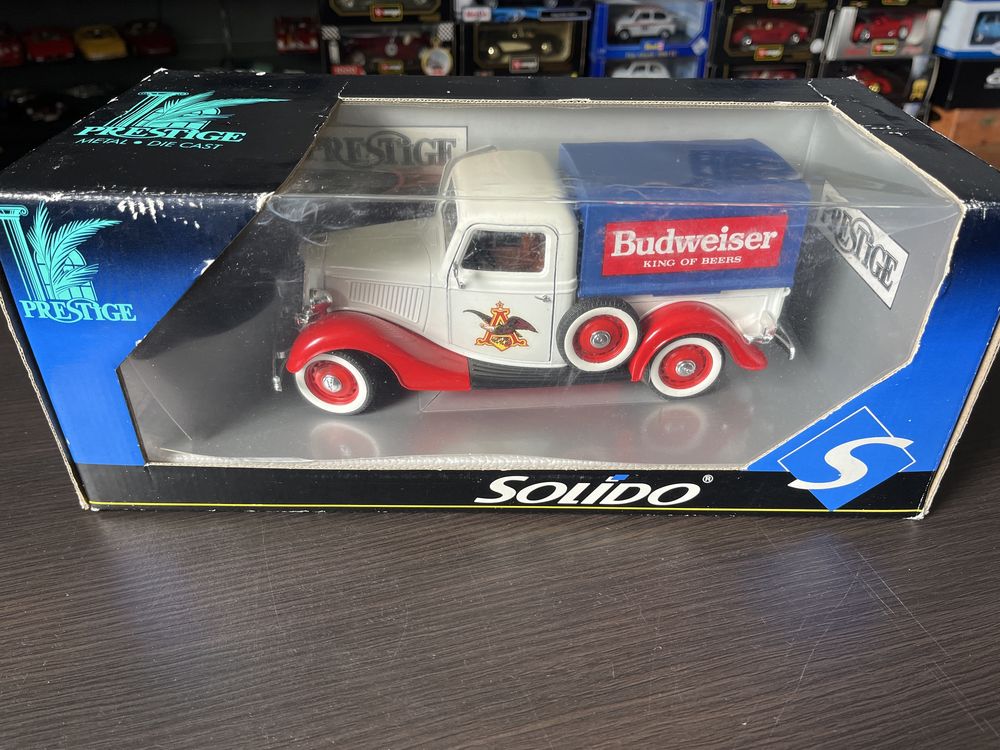 Solido 1:18 Ford V8