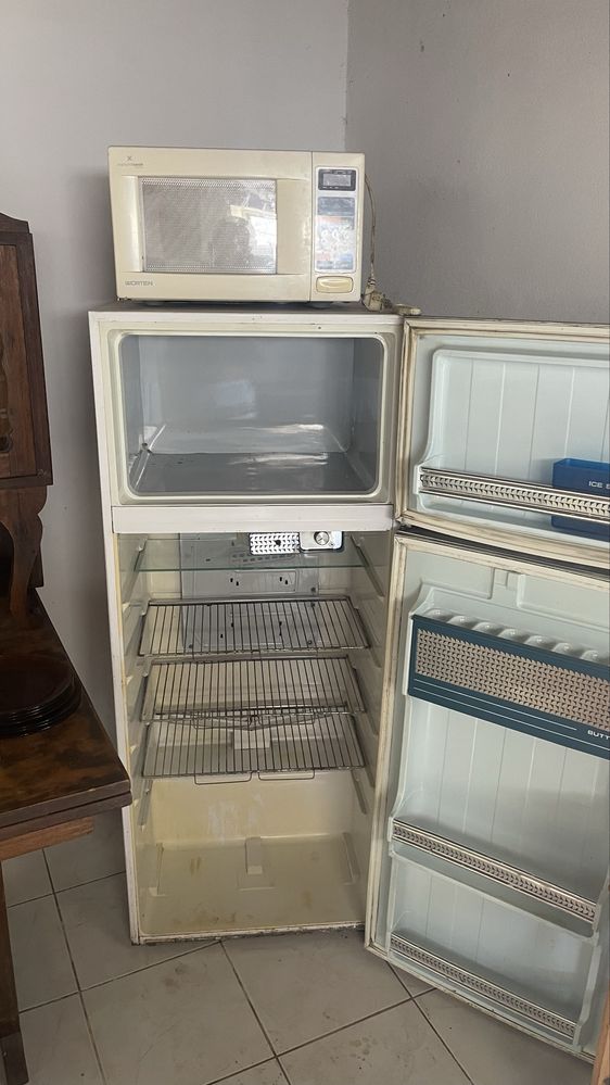Vendo frigorifico e microondas antigo