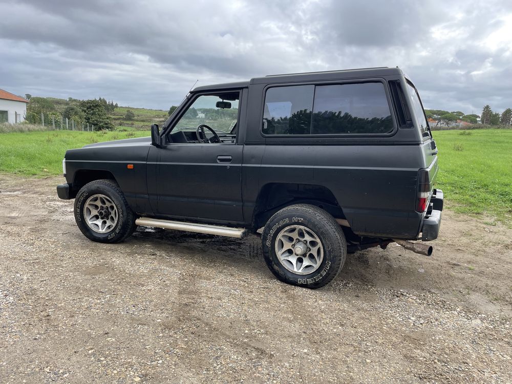 Vende-se Nissan Patrol 6 cilindros - 2800 TURBO irrepreensível.