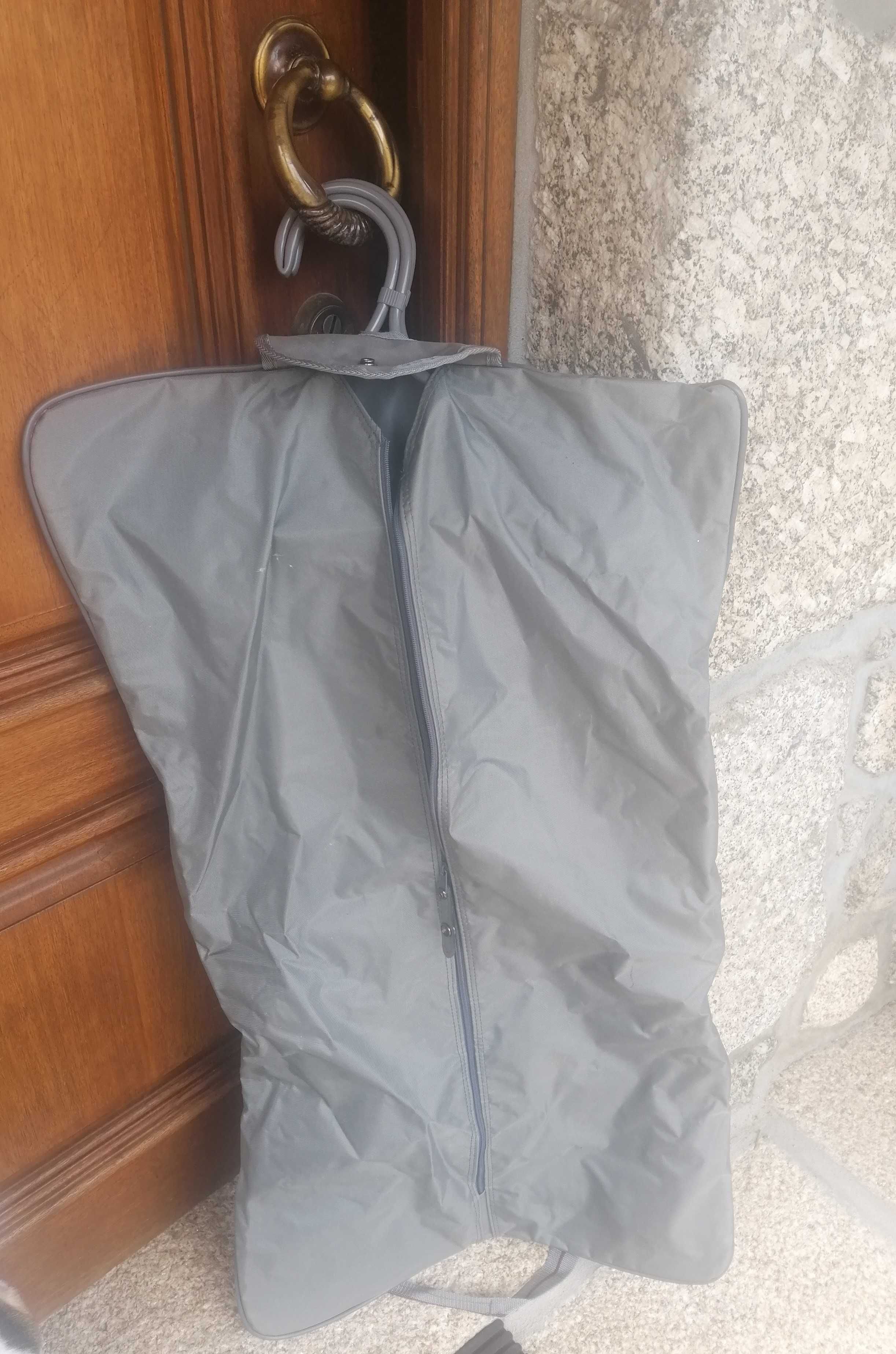 Mala e Porta fatos e porta vestidos Novos