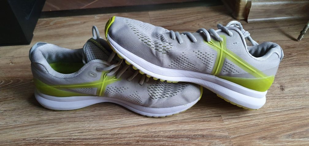 Buty do biegania CRAFT rozmiar 43 rozmiar 27,5cm stan bardzo dobry