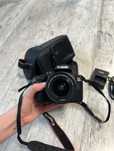 Камера Canon EOS 4000D+обʼєктив. Ідеальний стан та повна комплектація.