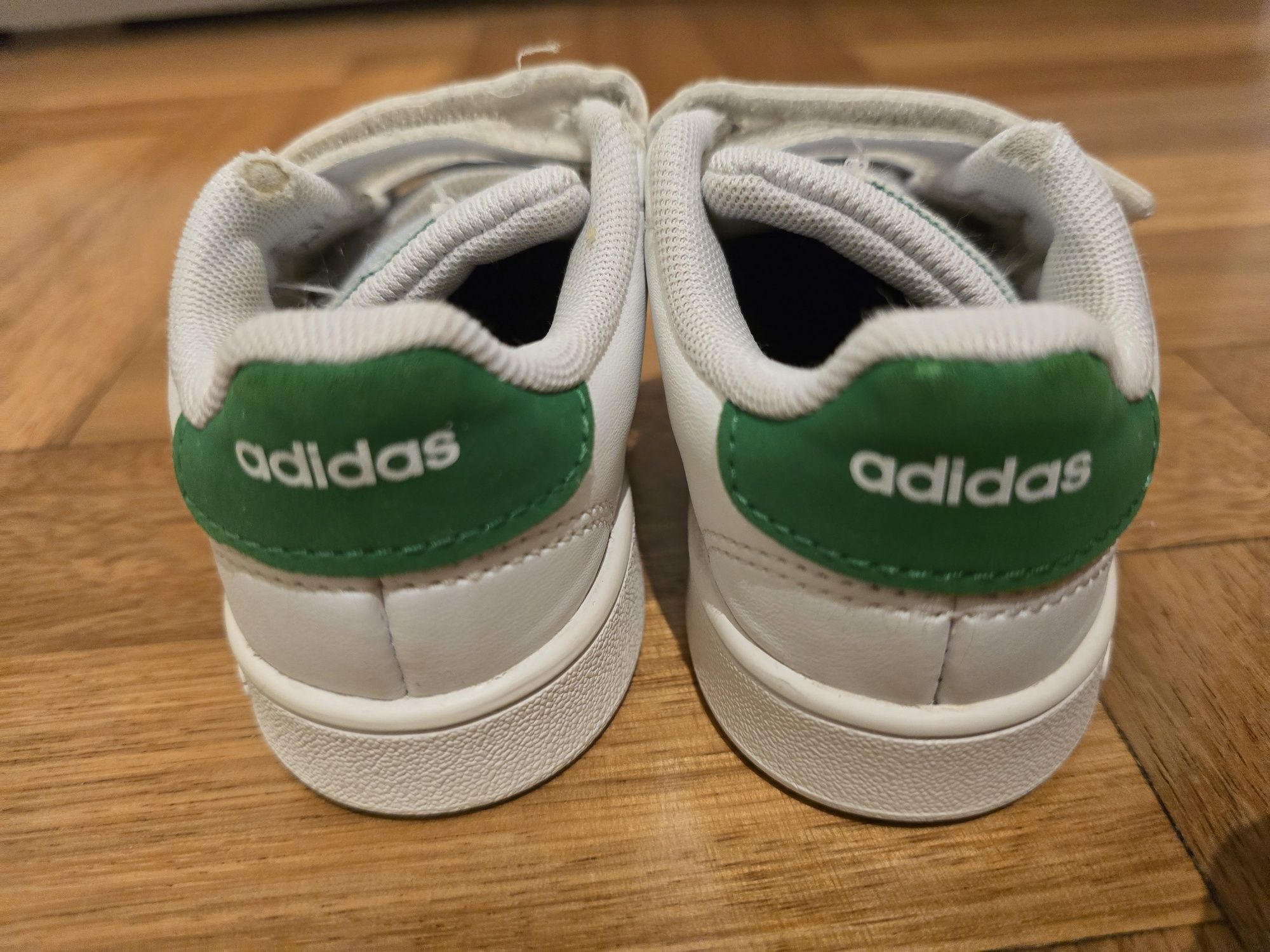 Tenis adidas tam 25