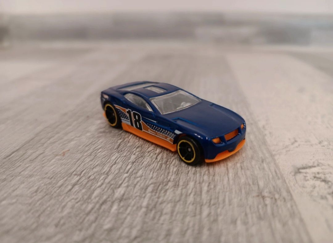 Torque screw hot wheels