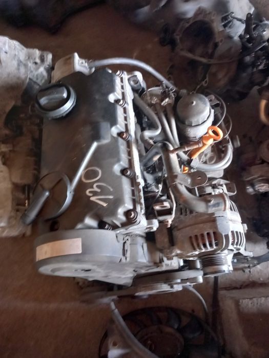 Volkswagen Passat b5FL 1.9tdi 130KM silnik kompletny uszkodzony AVF