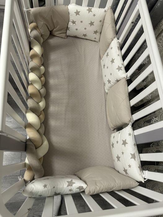 Дитяче ліжечко в ідеальному стані