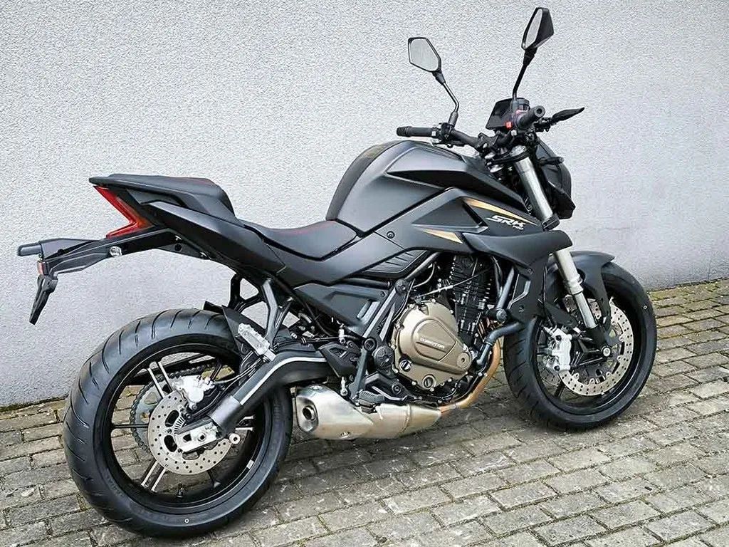QJMOTOR SRK 700 QJMOTOR SRK700 Sportowy Naked 700cc ABS Dostawa za pod dom