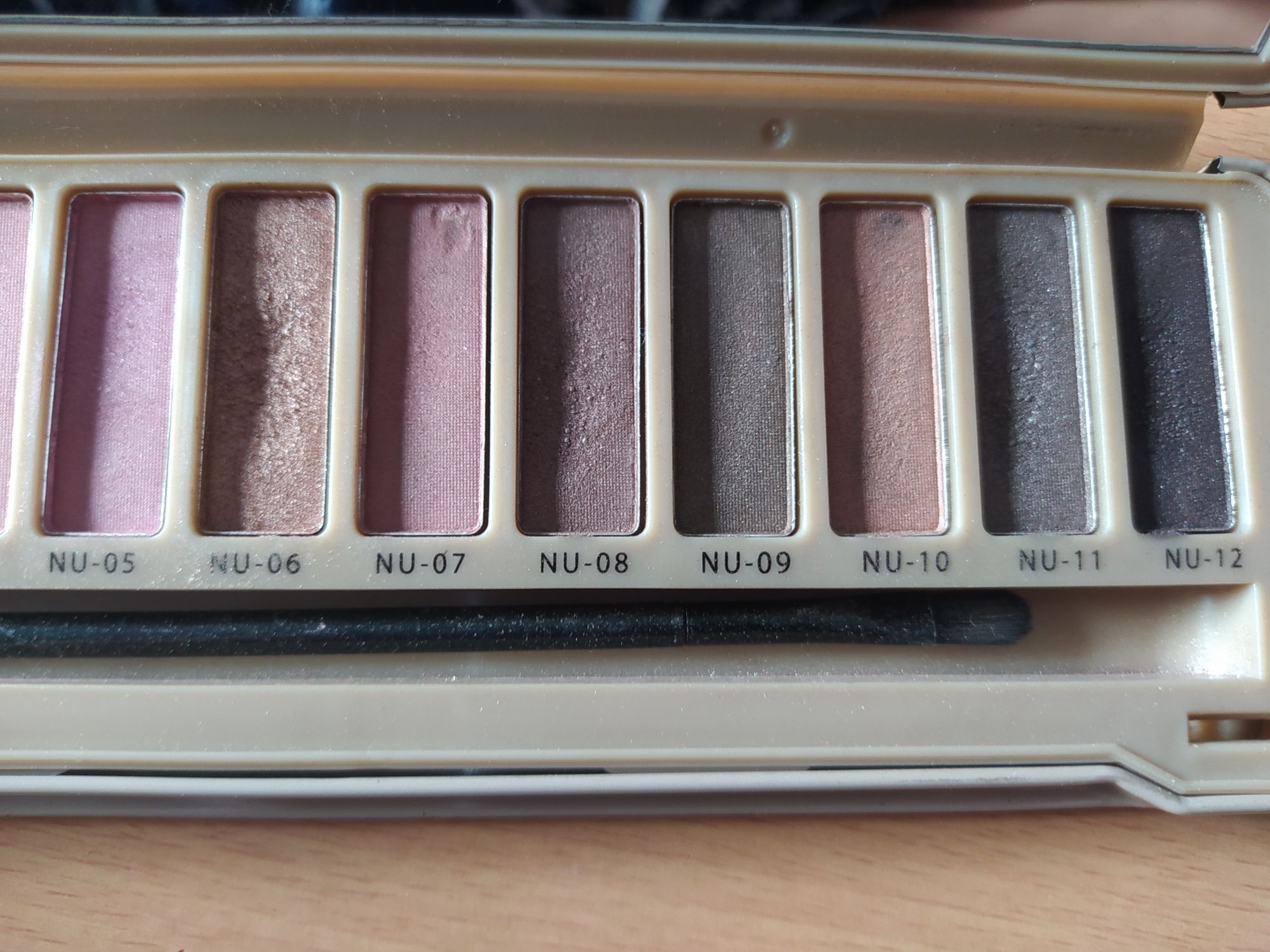 Paleta de sombras IDC Color Make Up Nudes já utilizada