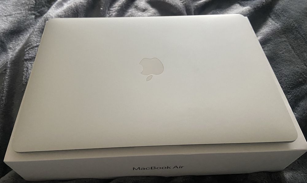 MacBook Air 13'' | 2020 | i7-1,2GHz | 8GB | 256GB SSD | Prateado