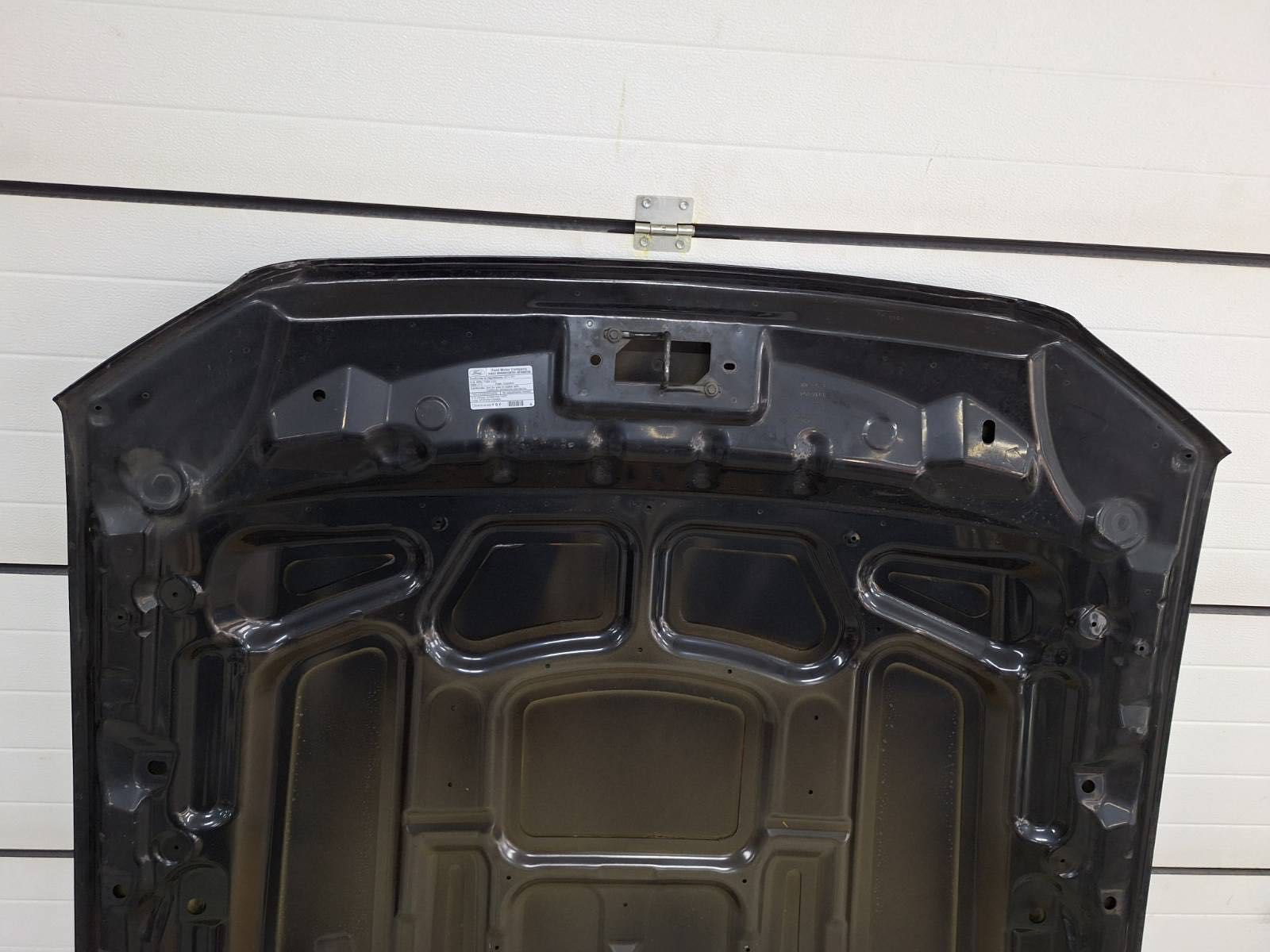 Maska ford mustng 2013, 2014 s197 5 grn w kolor UA czarna nr 26