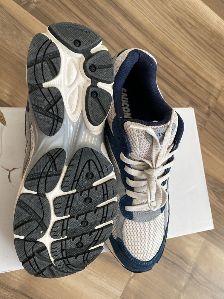 Оригінальні чоловічі кросівки Saucony ProGrid Omni 9 р. 44