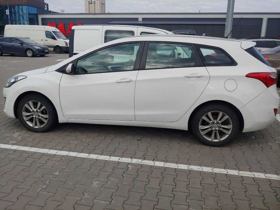 Hyundai i30 2012 дизель 1.6 автомат універсал