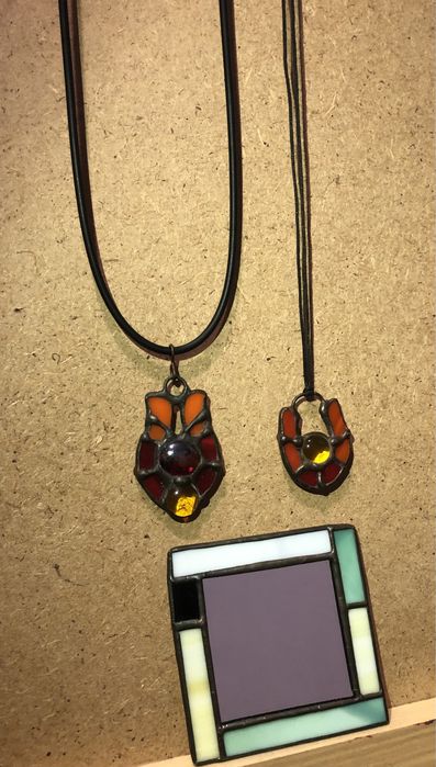 Дзеркальце з кулонами ( вітраж)