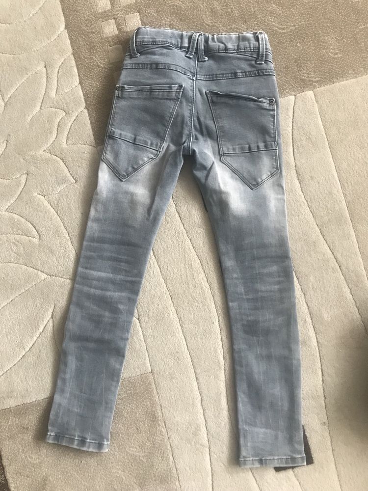 Вузенькі джинси 7-8 р