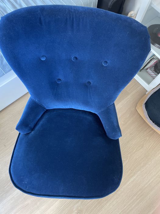 Cadeirão azul veludo IKEA