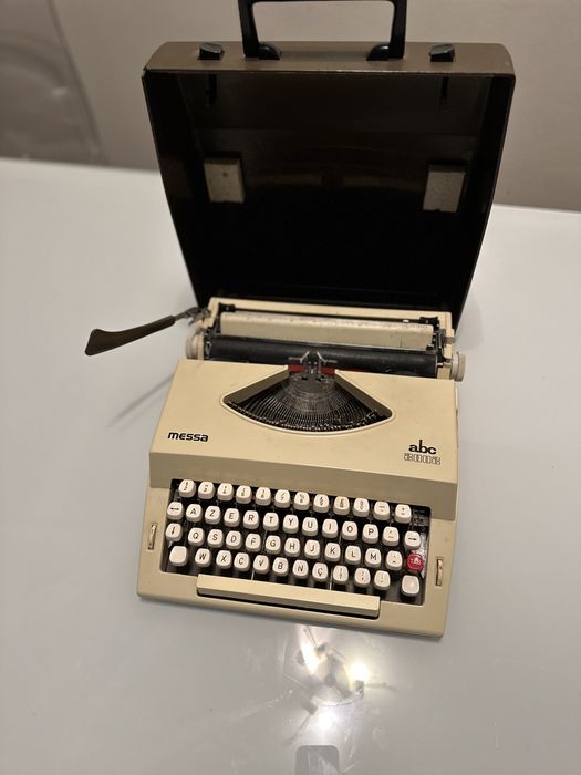 Máquina de escrever Messa