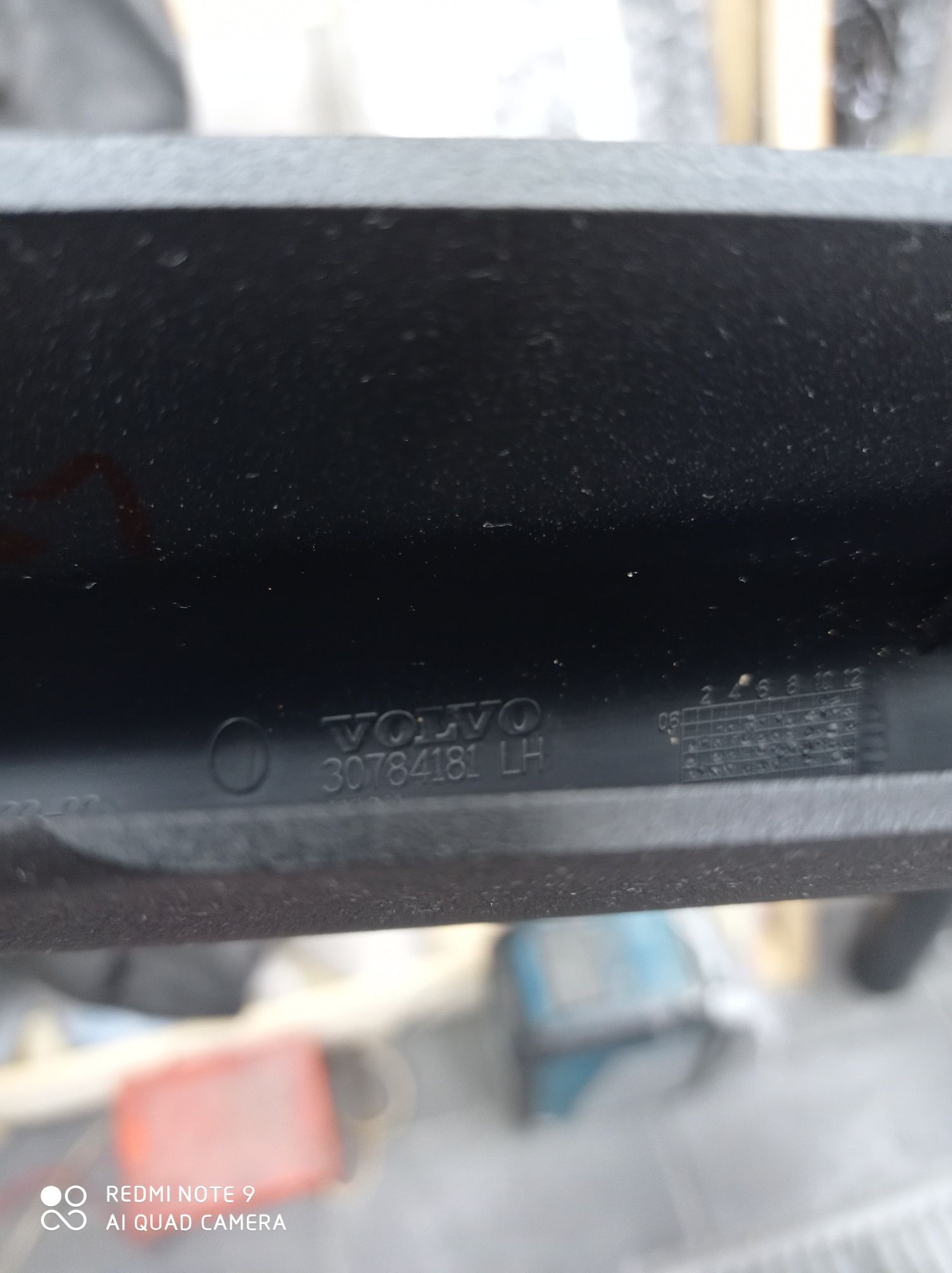 zaślepka relingu volvoV70III 2008-14 lewy tył
