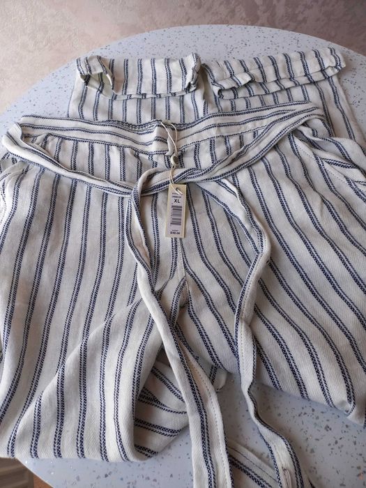 Нові брюки з льону світлі у темну смужку розмір XL