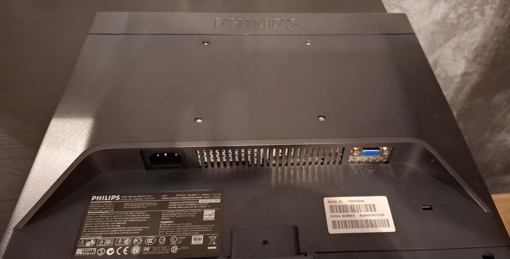 Monitor Philips 17 cali