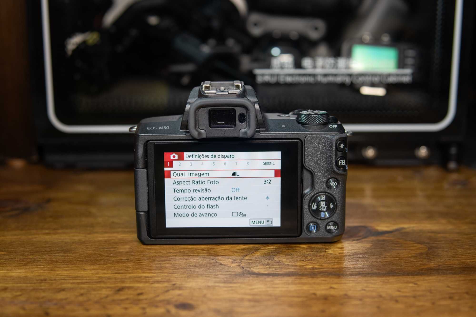 Canon M50 (Kit) + Lente 15-45mm + acessórios