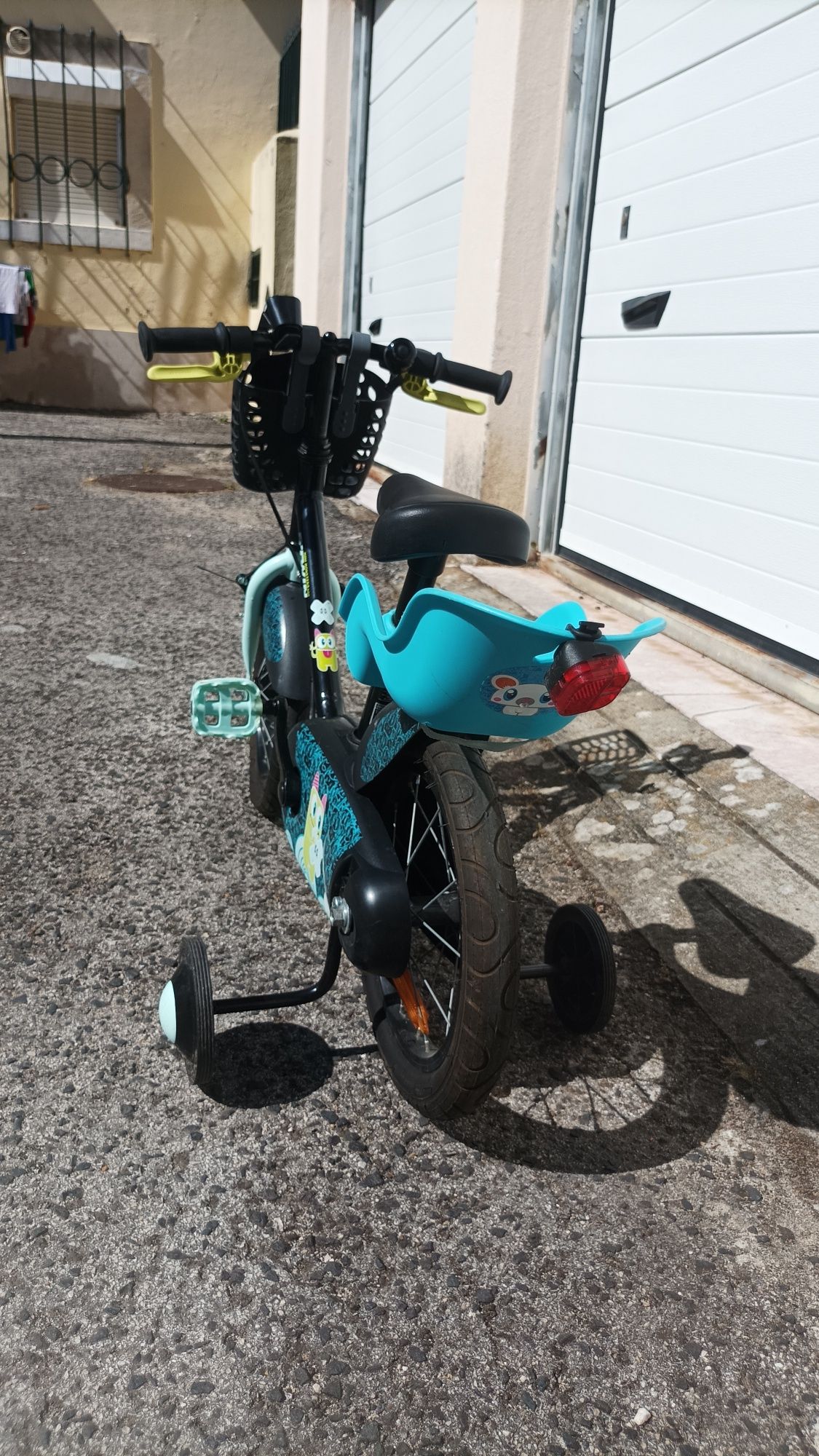 Bicicleta com rodinhas B' twin mini monsters  14 criança