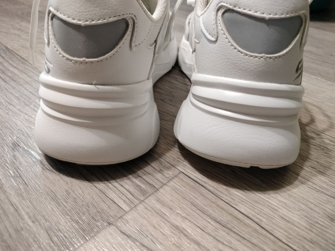 Кросівки Skechers