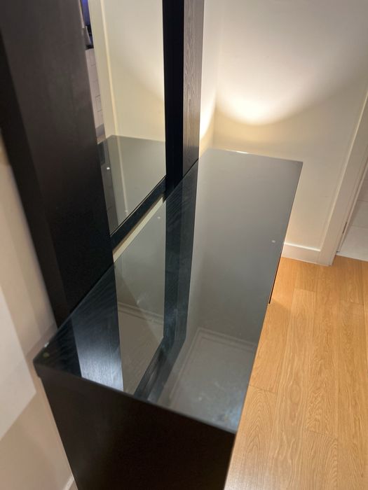 Conjunto Aparador e Espelho IKEA