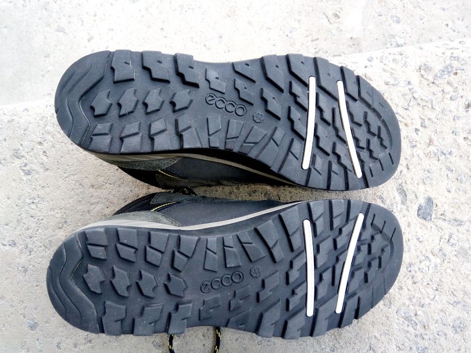 продам кожаные кроссовки ботинки Ecco Yura Mid GTX Gore tex 42 размер