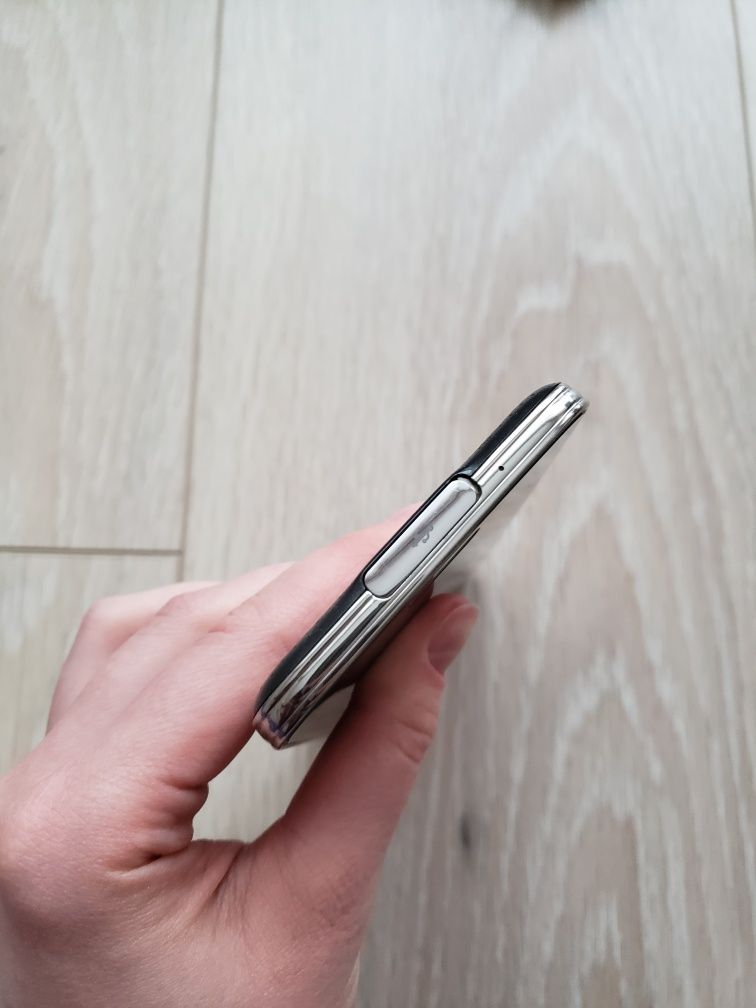 Samsung s5 czarny z ładowarką i szkłem hartowanym