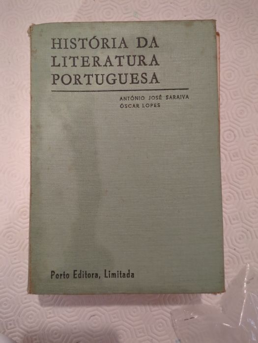 História da literatura portuguesa de António José Saraiva e Oscar Lope